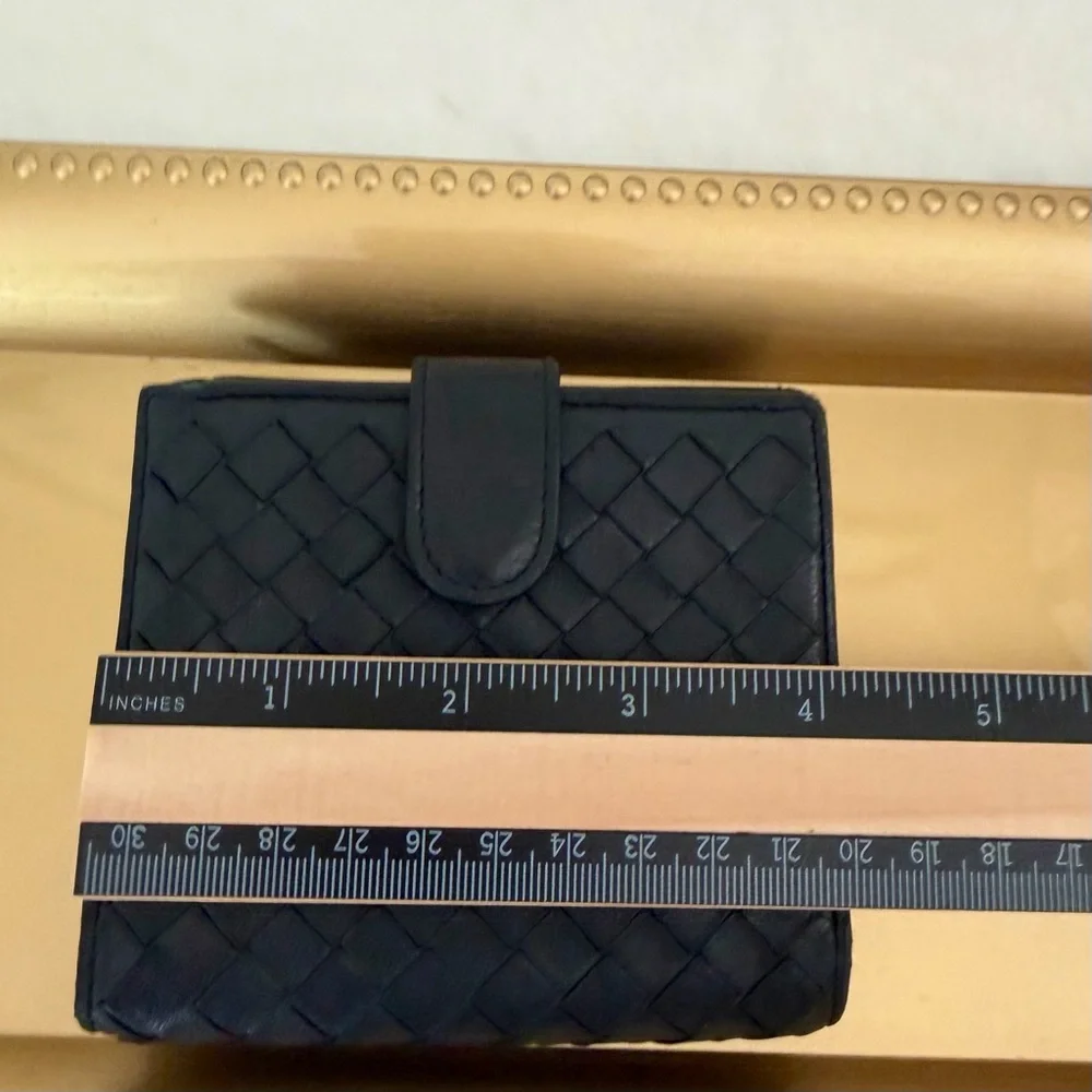 Bottega Veneta Black Intrecciato Leather Wallet - Picture 12 of 16